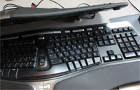 Microsoft Natural Ergonomic Keyboard 4000 の 厚み